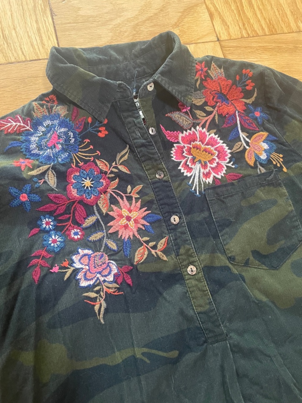 Johnny Was Dark Green corduroy Camo Button-Down Shirt dress w Floral Embroidery - Picture 3 of 7
